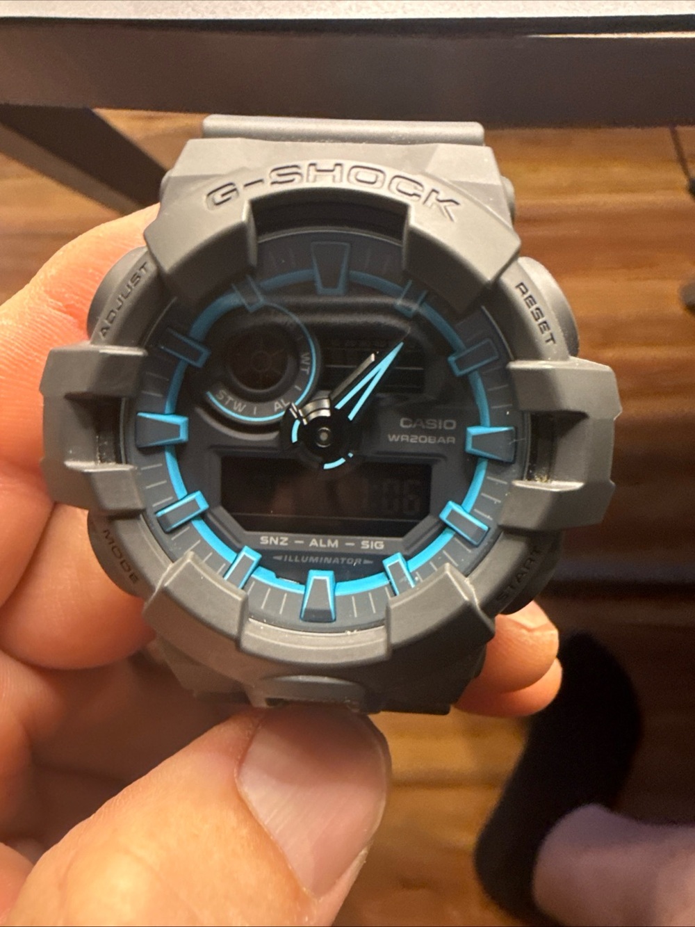 Casio G-Shock watch, specifically a GA-700SE model 5522 - Picture 7 of 8